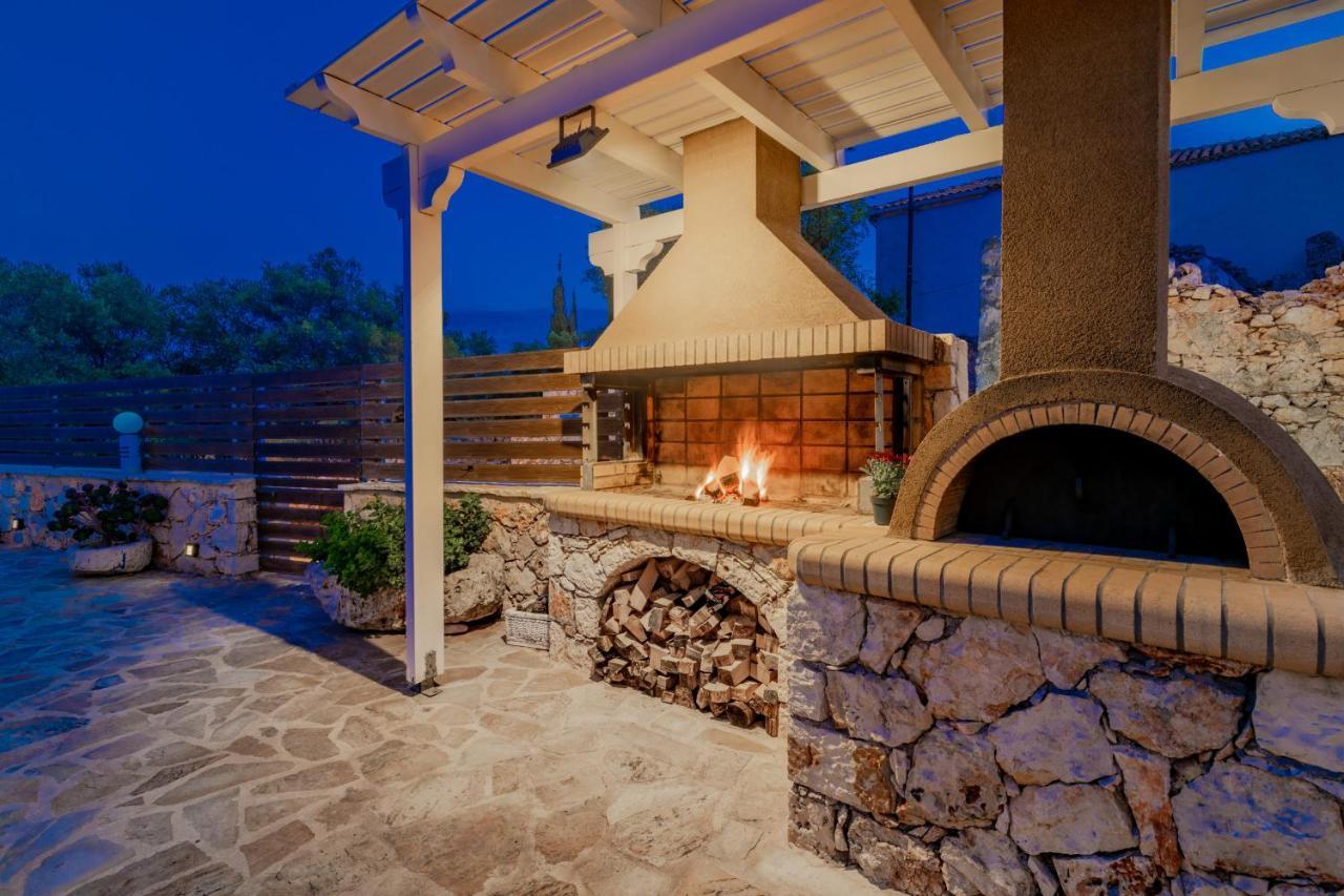 Villa Daniela - Private Pool And Serene Location, By Zantewize Korithion Bagian luar foto