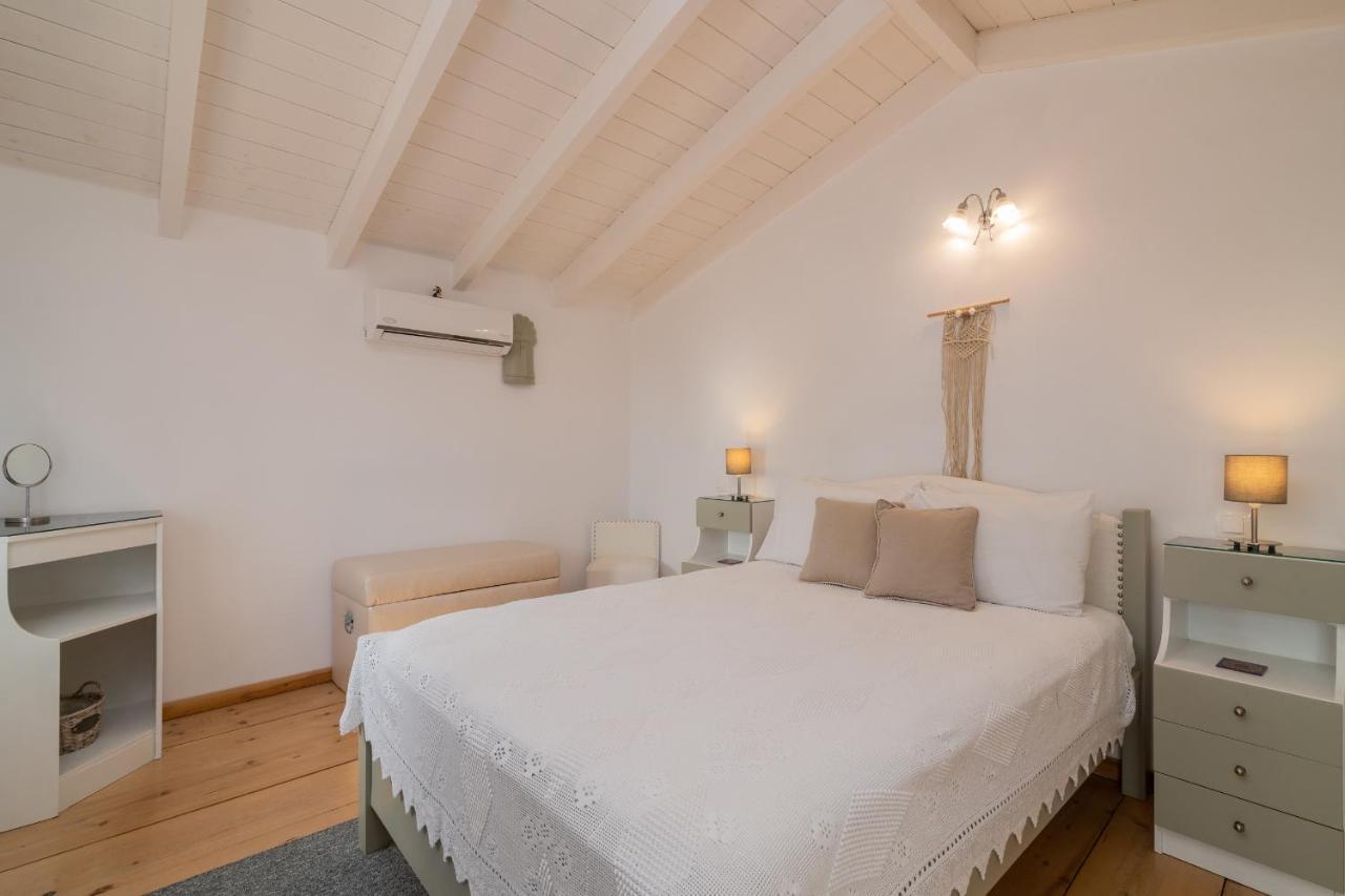 Villa Daniela - Private Pool And Serene Location, By Zantewize Korithion Bagian luar foto