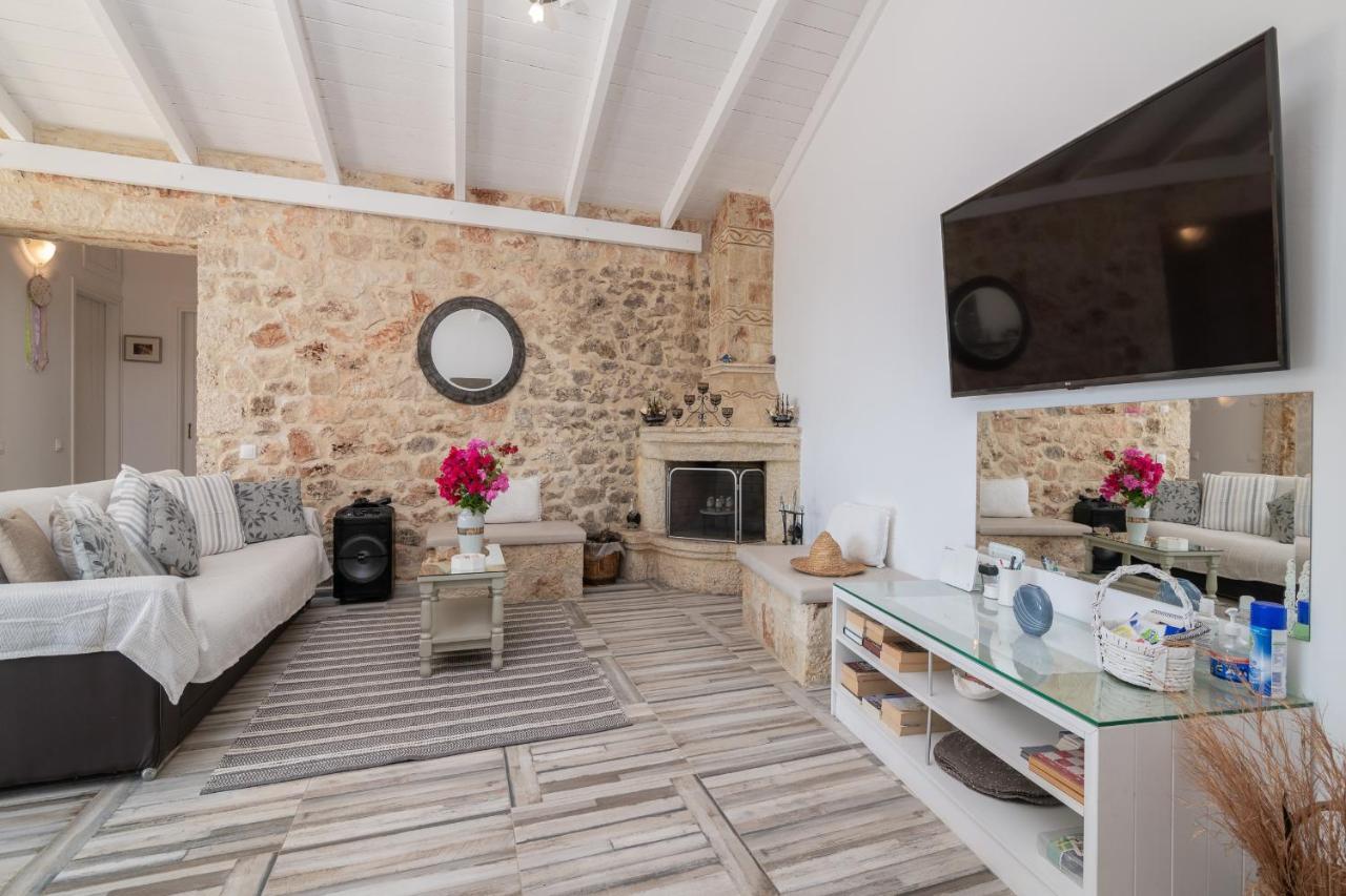 Villa Daniela - Private Pool And Serene Location, By Zantewize Korithion Bagian luar foto
