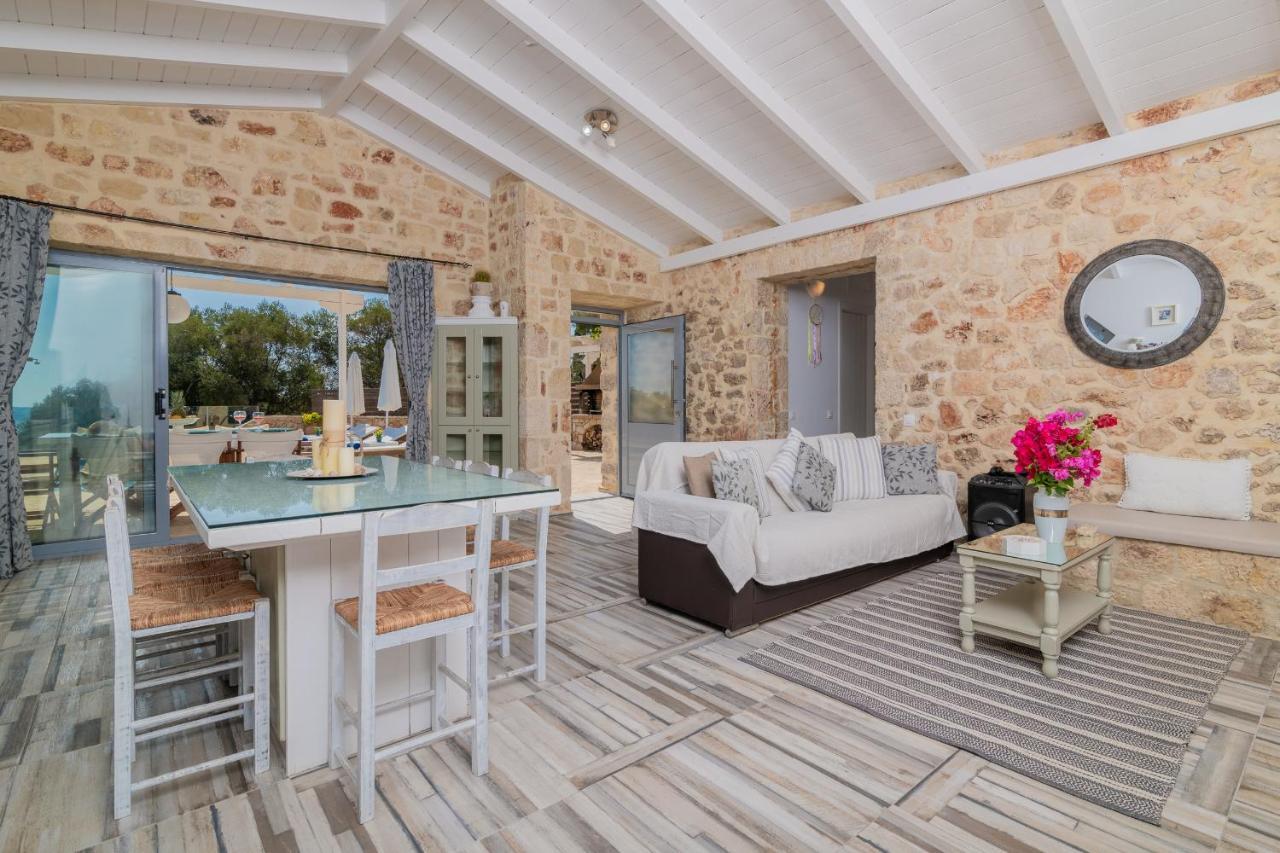 Villa Daniela - Private Pool And Serene Location, By Zantewize Korithion Bagian luar foto